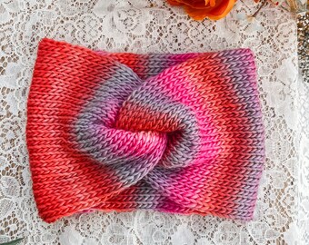 The Delilah Twist Earwarmer / Diadema rosa de punto para mujer de punto doble