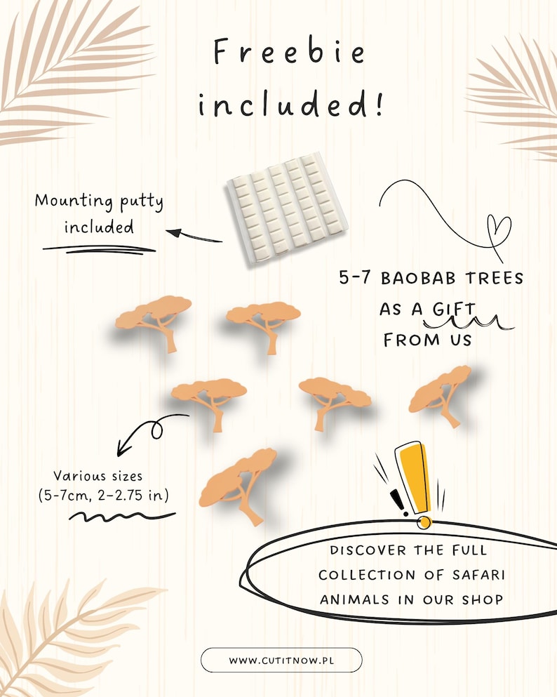 Op de afbeelding: Afbeelding met tekst "Freebie included!" toont baobab boom uitsparingen in verschillende maten (5-7cm). De afbeelding bevat ook montagelijm en de tekst "Ontdek de volledige collectie safari dieren in onze shop."
