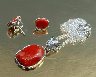 Smyckeset med vintagekorall och sterlingsilver: Örhängen med italiensk korallhänge