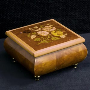 Joyero Sorrento de madera con incrustaciones. Marquetería floral, tapa abatible, estilo vintage italiano.