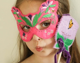 Conjunto de máscara e varinha de fada bordadas • Brinquedo de feltro para fantasia de fada da natureza