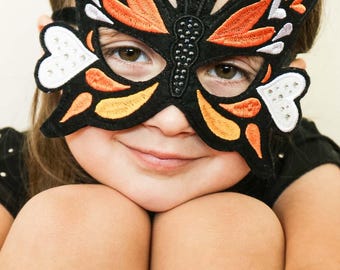 Máscara de borboleta bordada em feltro para crianças: fantasia de baile de máscaras com strass e fita de veludo.