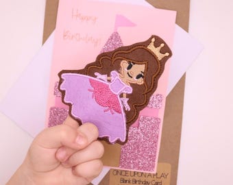 Cartão de aniversário infantil interativo com fantoche de dedo de princesa