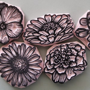 Sellos de flores surtidos (pequeños) tallados a mano, sin montar