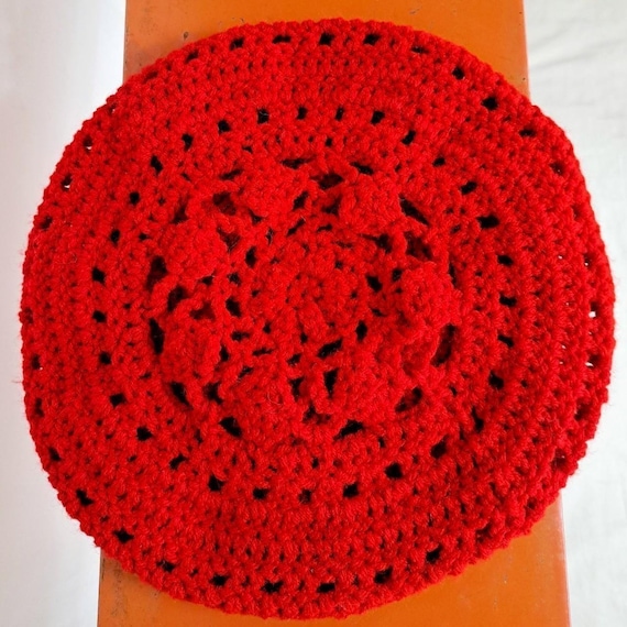 Vintage 1970s red crochet beret hat - image 1