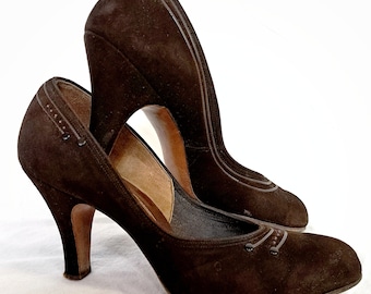 Vintage 1940s brown suede round toe heels size 8