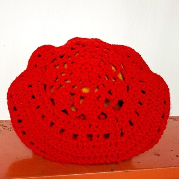 Vintage 1970s red crochet beret hat - image 4