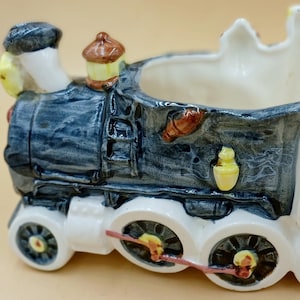 Planter. Train Engine.  Ardco Fine Products, Vintage.