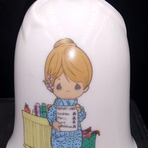Campanellini Precious Moments. Set di due. Manici a forma di cuore. Vintage 1994.