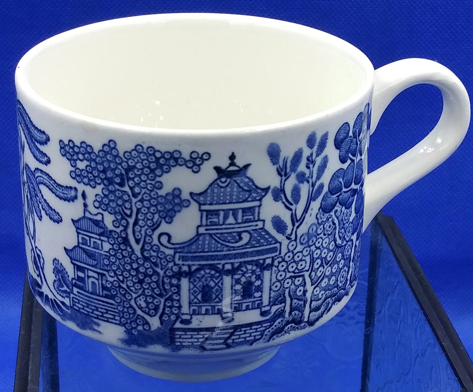 Churchill England Blue Willow Porcelain Tea/coffee Cup. Vintage