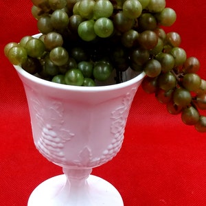 Harvest Grape White Milk Glass Water / Wine Goblet. Embossed Grapes. Vintage. Replacement, Collectible.