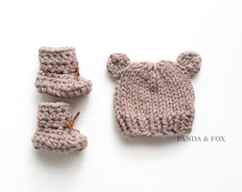 Newborn Baby bear beanie and booties set/ Panda and Fox, Gender neutral, hat, pregnancy announcement, knit, crochet, coming home outfit,