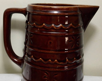 Mar-crest 6” Daisy and Dots pitcher