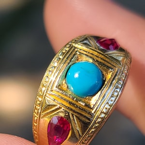 14K Gold Turquoise and Ruby Ring with Engraved Details, size 7