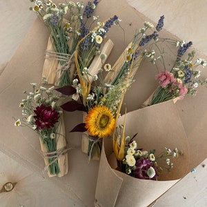 Palo Santo & dried flowers bundles, mini dried flowers with palo santo, gift for her, palo santo bundles, dried flowers mini bouquets, image 4