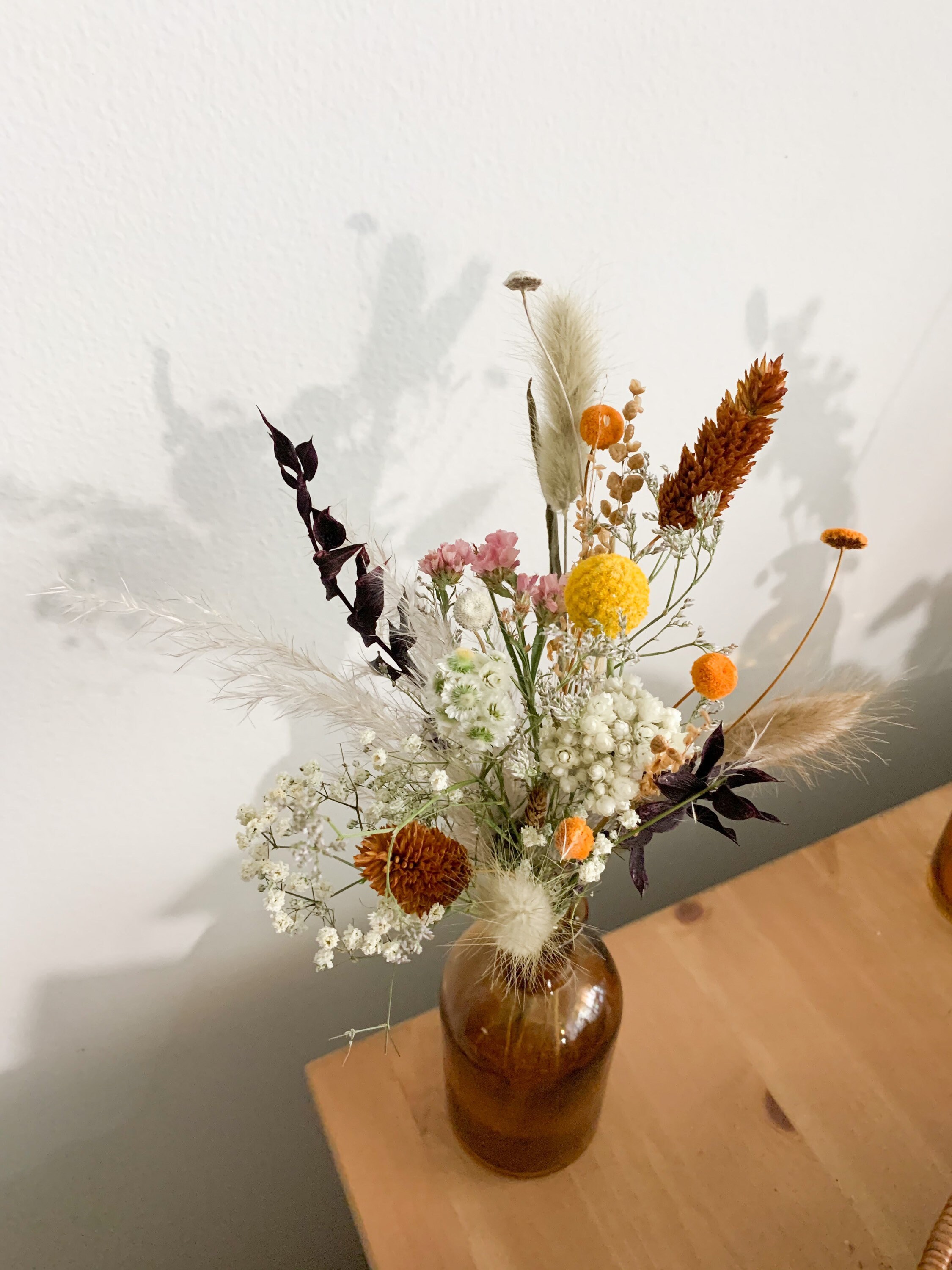 Dried flower 2024 arrangements in vases