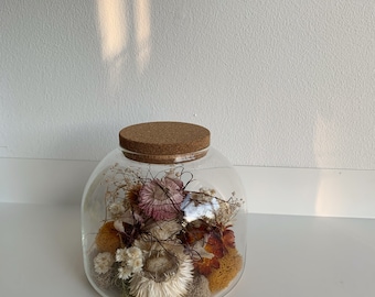 Dried flowers in a glass terrarium vase, home decor, Christmas gift, dried flowers decor, terrarium arrangement, slow lifestyle gift