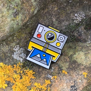 Retro camera enamel pin badge, those 80’s kids!!!