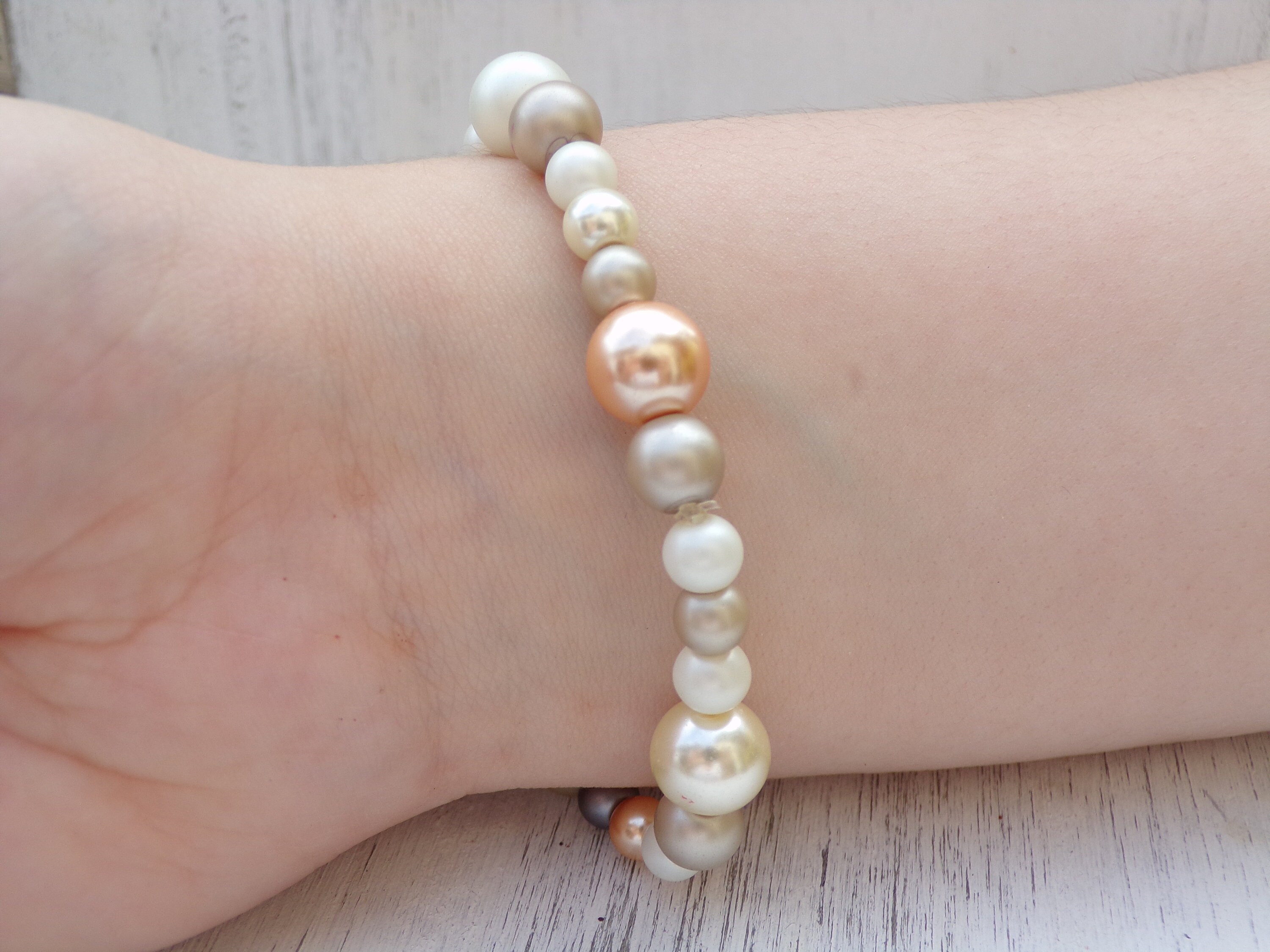 [Easton Elle] Stretch Beam Bracelet- Pearl with Black main image 0