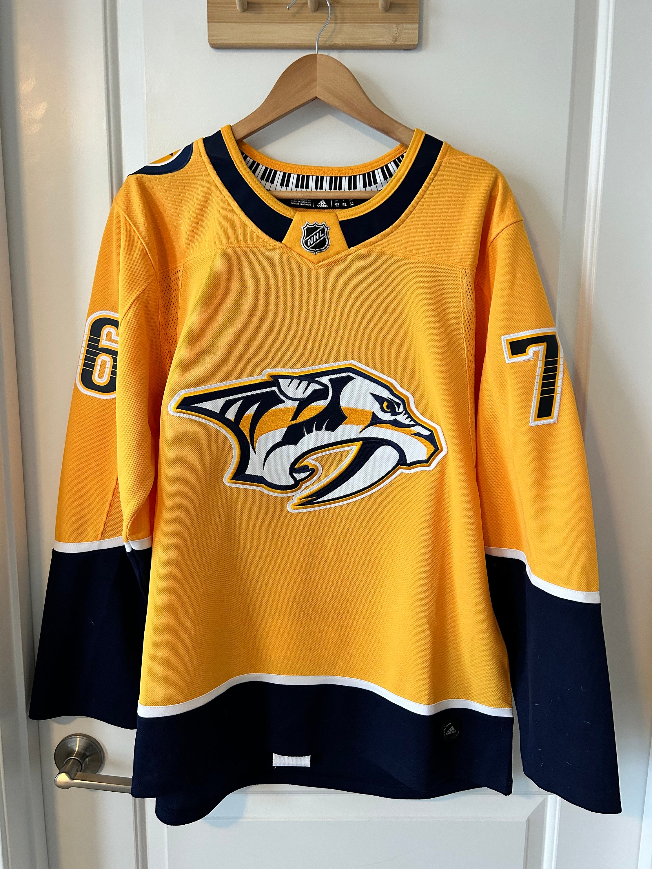 Nashville predators best sale away jersey