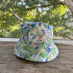 Adult Light Weight Floral Bucket Hat Festival Gear New Never Worn