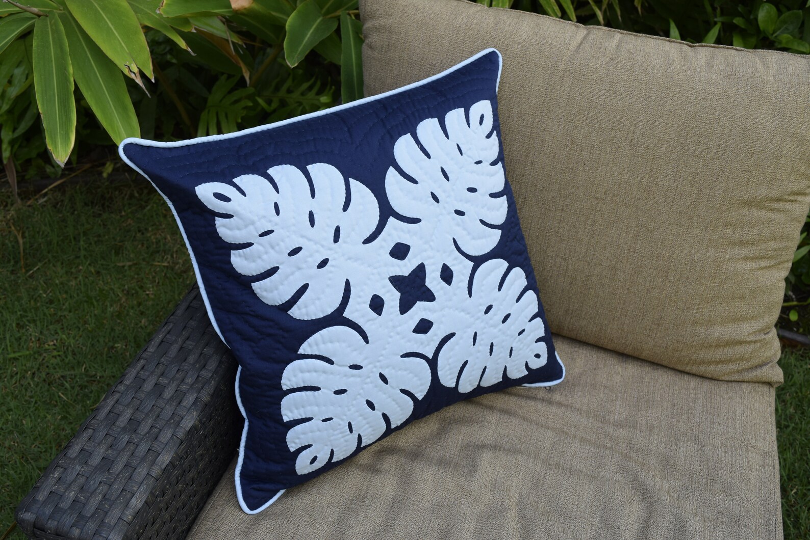 Hawaiian Quilt Throw Pillow Covers Monstera Leaves 18 X Etsy