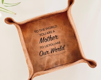 Custom Leather Trinket Tray, Personalised Jewellery Tray for Mum, Handmade Catchall Dish, Nightstand Organiser