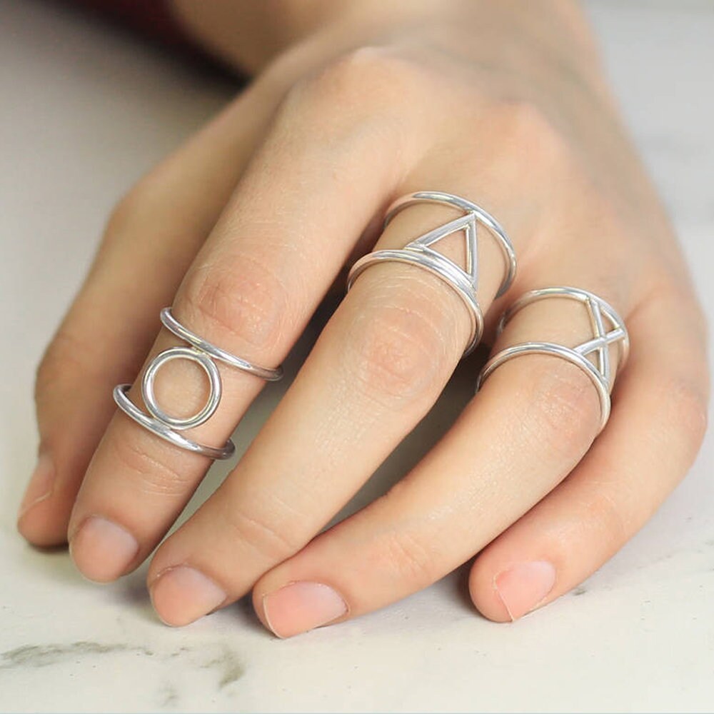 スターリングシルバーの幾何学模様のリング：ミニマリスト