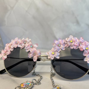 Pink Flower Child Sunnies - Round hippy daisy festival sunglasses - Fun hippie Floral Rhinestone Summer Shades