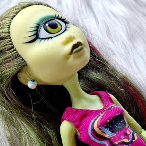 DRESSED IRIS Monster High Dolls for OOAK Doll Making / One Doll / 1 Doll mh