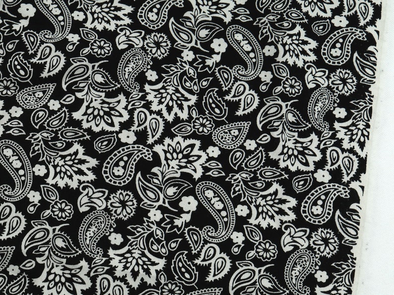 100/% Cotton Paisley Fabric Poplin Patchwork Sewing DIY 148cm wide sold by the yard BLACK