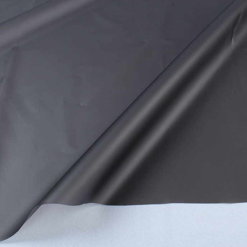 Tissu en TPU noir mat givré Imperméable Imperméable Tissu en vinyle du concepteur créatif 138 cm de large par yard 0,2 mm d'épaisseur image 3