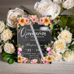 Invito floreale in argento per la Quinceañera / Biglietto per la festa della Quince ispirato a Encanto / Inviti per la festa dei sedici anni con fiori carini e glamour