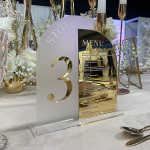Menú de bebidas arqueado de doble parte con base / elegante detalle de boda / decoración dorada de la fiesta