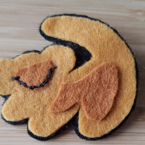 Lion Painting Brooch