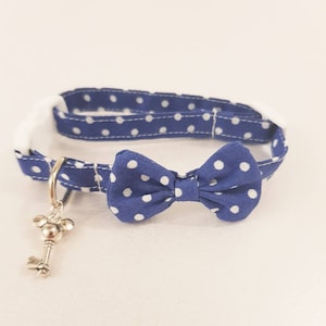 Vintage Blue Polka Dot Breakaway Quick release Cat Collar