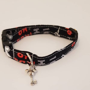 Clubhouse Icons black breakaway quick release cat collar and charm