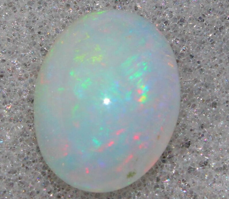 15\u00d710 MM Beautiful Natural Ethiopian Wello Fire AAA++ 3 Carat Multi Fire Cabochons Ethiopian Opal Oval Stone