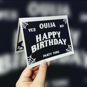 Cartão de felicitações de aniversário gótico Ouija Cartão personalizável Cartão de aniversário Cartão Ouija Cartão gótico Presente de aniversário gótico Cartão de presente exclusivo