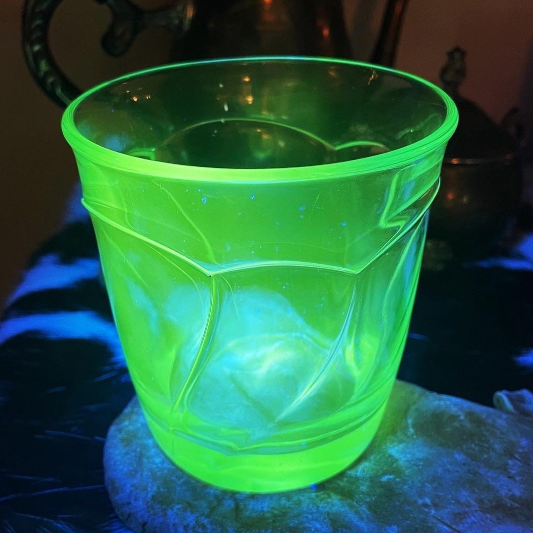 Smoky Blue UV Drinking Glasses Blue Manganese Glass Glowing UV