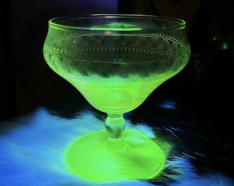 Uranium Glass Wine Glass Goblet - Depression Glass - UV Glass - Vintage Antique Optic - Libbey Glass Co. - Roosevelt Needle Etch