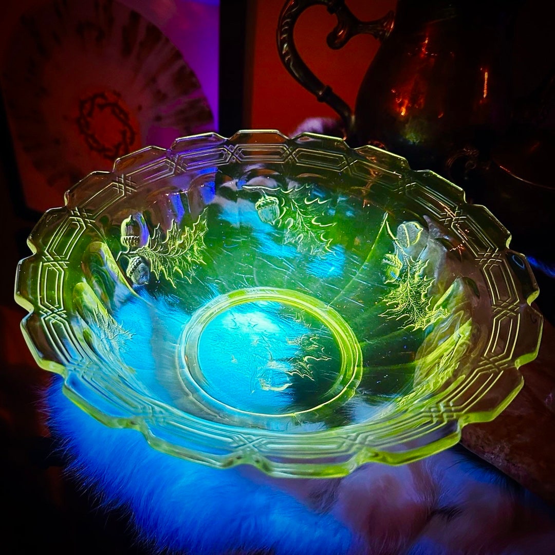 Large Decorative Bowl Clear Manganese Glass Glowing UV Etsy