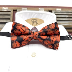 Basketball Pattern Bowtie: Adjustable Sports Gift