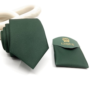 Emerald Green Necktie, Dark Green Tie, Wedding tie, Groom necktie, Groomsmen Necktie, Mens necktie, Same Matching Pocket Square