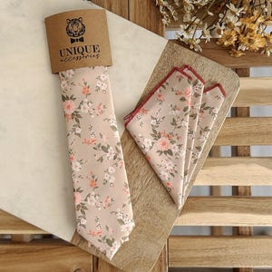Floral Wedding Necktie: Tan Groom & Groomsmen Tie