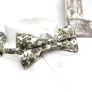 Olive Green Bow tie, Floral Groom Bow tie, Wedding Floral Bow tie, Groomsmen Bow ties, Wedding Bow tie, Groom Gift, Groom Bow tie Bow tie