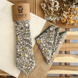 Green Floral Neckties, Wedding Floral Tie, Groomsmen Neckties, Groom Gift Tie, Same matching, Groom necktie, Wedding tie, Mens necktie