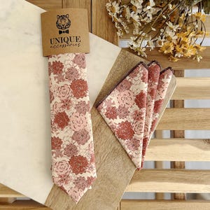 Dusty Rose Floral Tie & Pocket Square Set: Rustic Wedding Groomsmen Gift