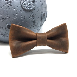 Crazy Leather bow tie, Brown bow tie, Groom bow tie, Genuine leather, Rustic bow tie, Wedding bow tie, Groomsmen bow tie, Bow ties for men
