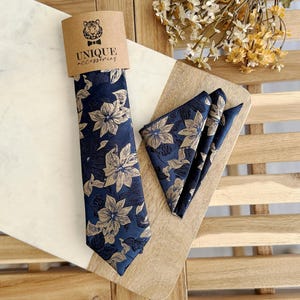 Navy Blue Floral Tie and Pocket Square Set, Beige Gold Flower Tie, Skinny Wedding Necktie, Groomsmen Gift, Groom Tie
